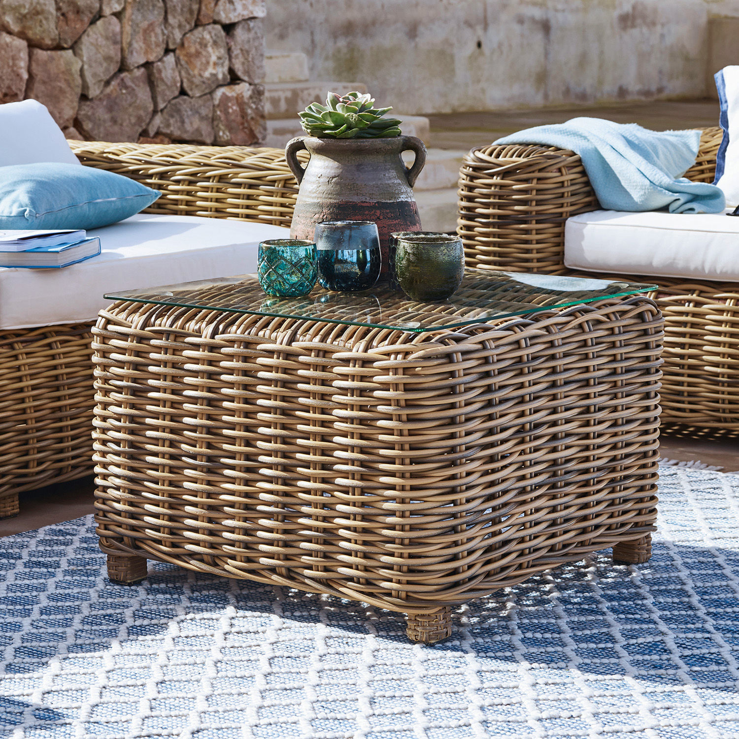 Beistelltisch Cubo Quadratischer Rattantisch mit Glasplatte in Naturfarbe, Outdoor Gartenmöbel