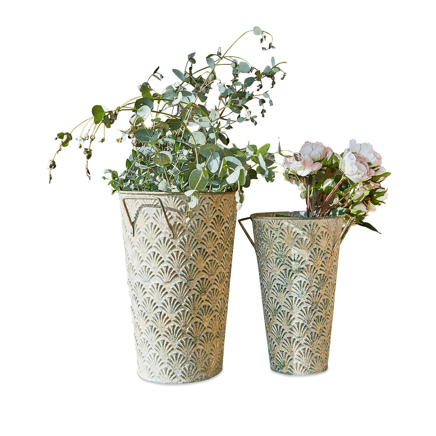 Deko-Vase 2er Set Iskele Zwei dekorative Metallblumentöpfe in Grün-Beige mit Reliefmuster und Zierpflanzen darin