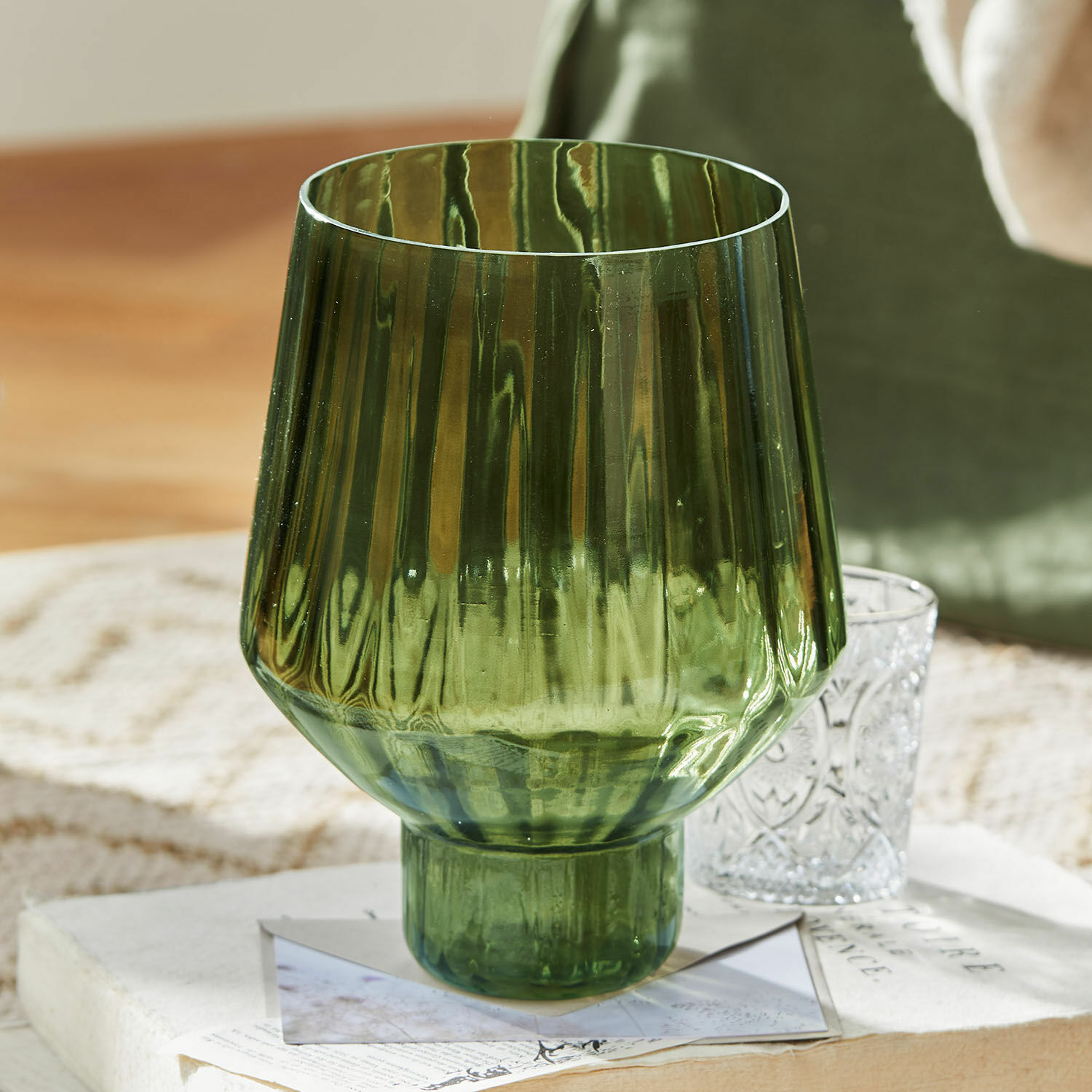 Vase Moussie Grüner Glasvase mit geometrischer Form, dekoratives Wohnaccessoire aus Glas