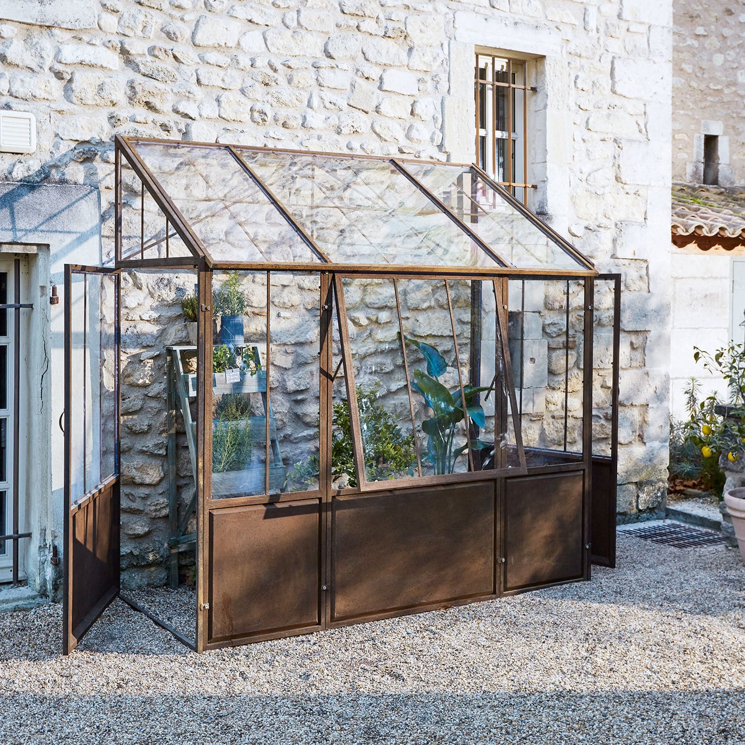 Gewächshaus Essone Gartengewächshaus mit rostiger Metallrahmenkonstruktion und Glasfenstern für Pflanzen und Kräuteranbau