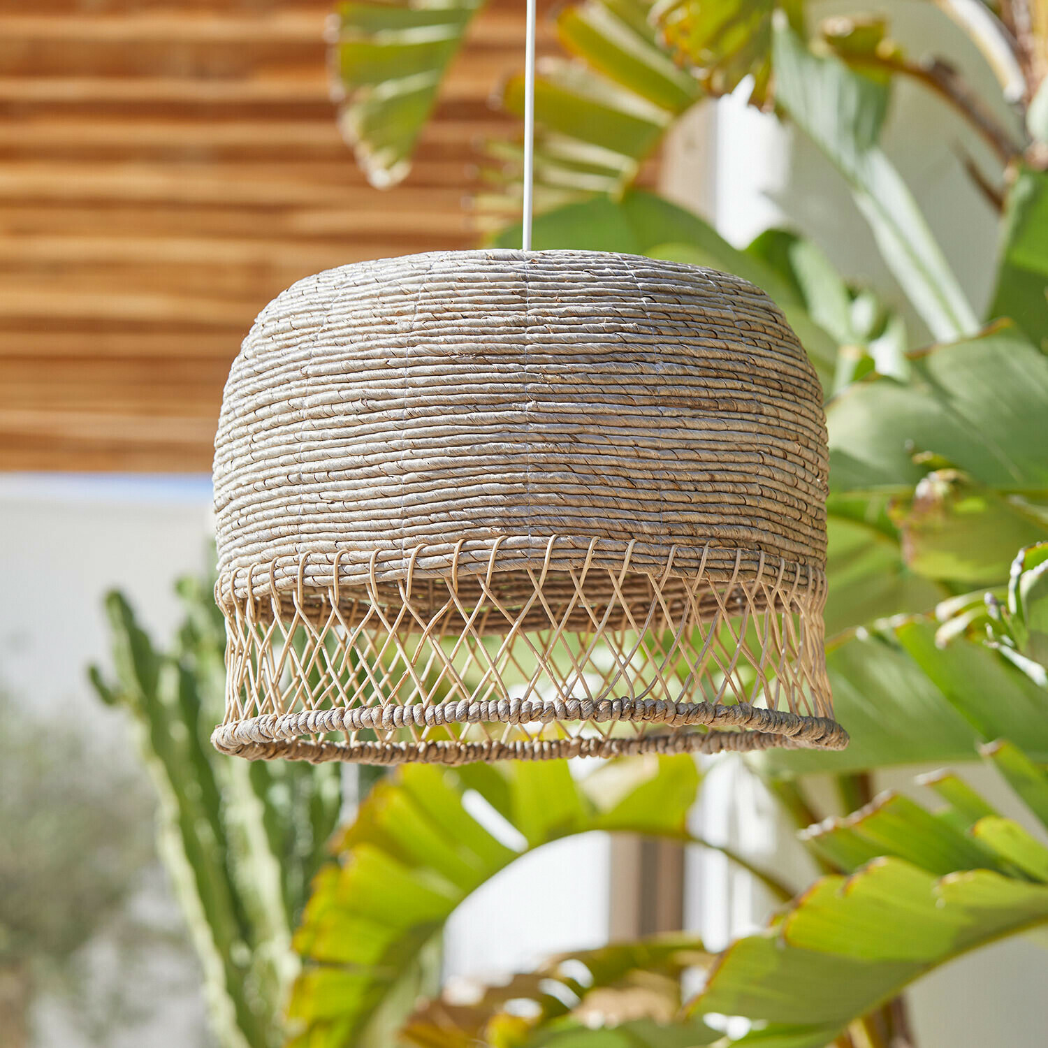 Lampenschirm Mirellos Hängelampe aus geflochtenem Natur-Rattan in Beige, dekorative Innenbeleuchtung im Boho-Stil