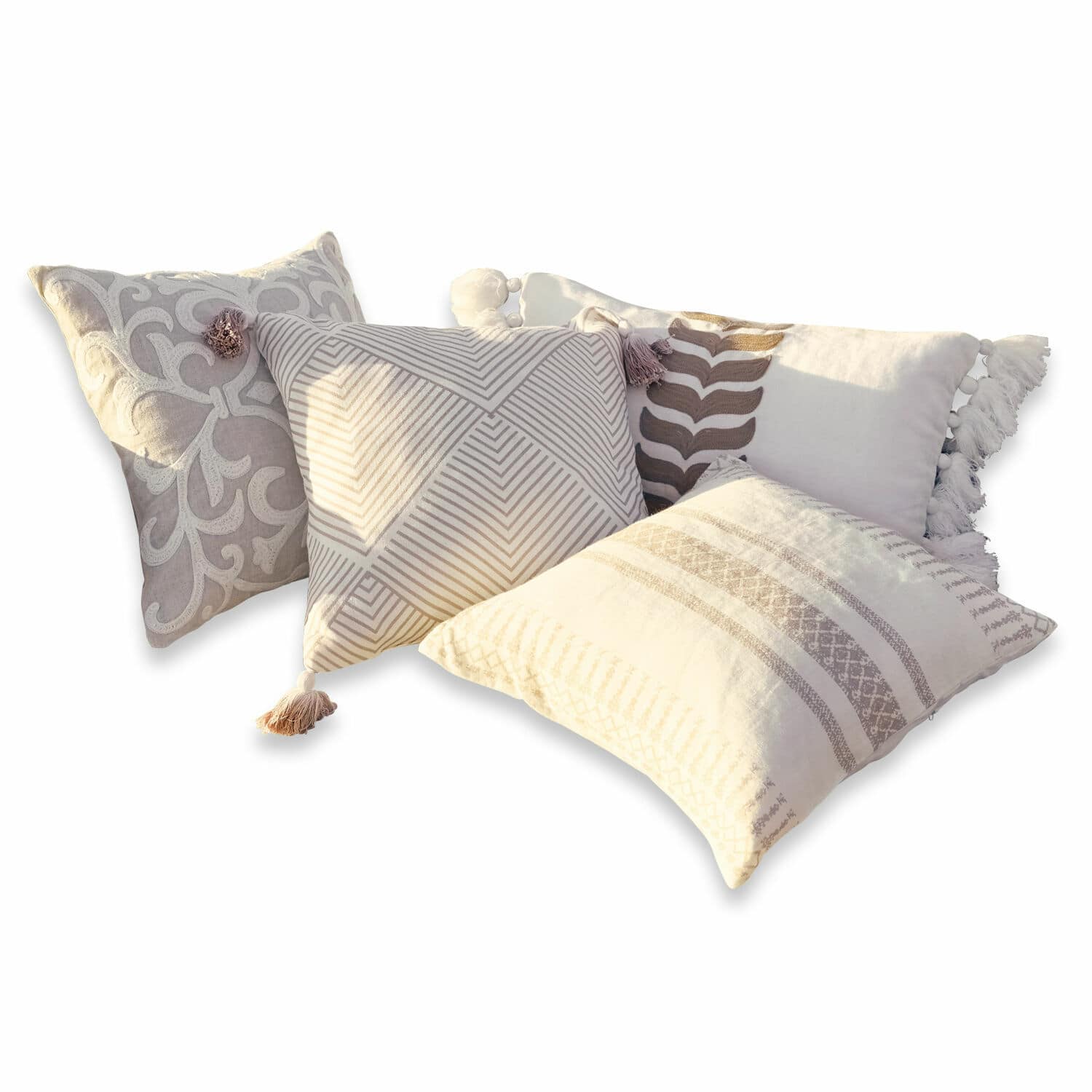 Kissenhülle 4er Set Olette Vier dekorative Baumwollkissen in Beige-Creme mit Mustern und Quasten für gemütliche Wohnräume