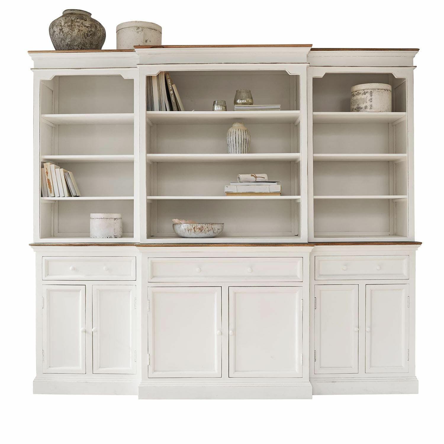 Schrank Highcliffe Weiße Holzvitrine mit Regalen und Schränken im Vintage-Stil zur Aufbewahrung