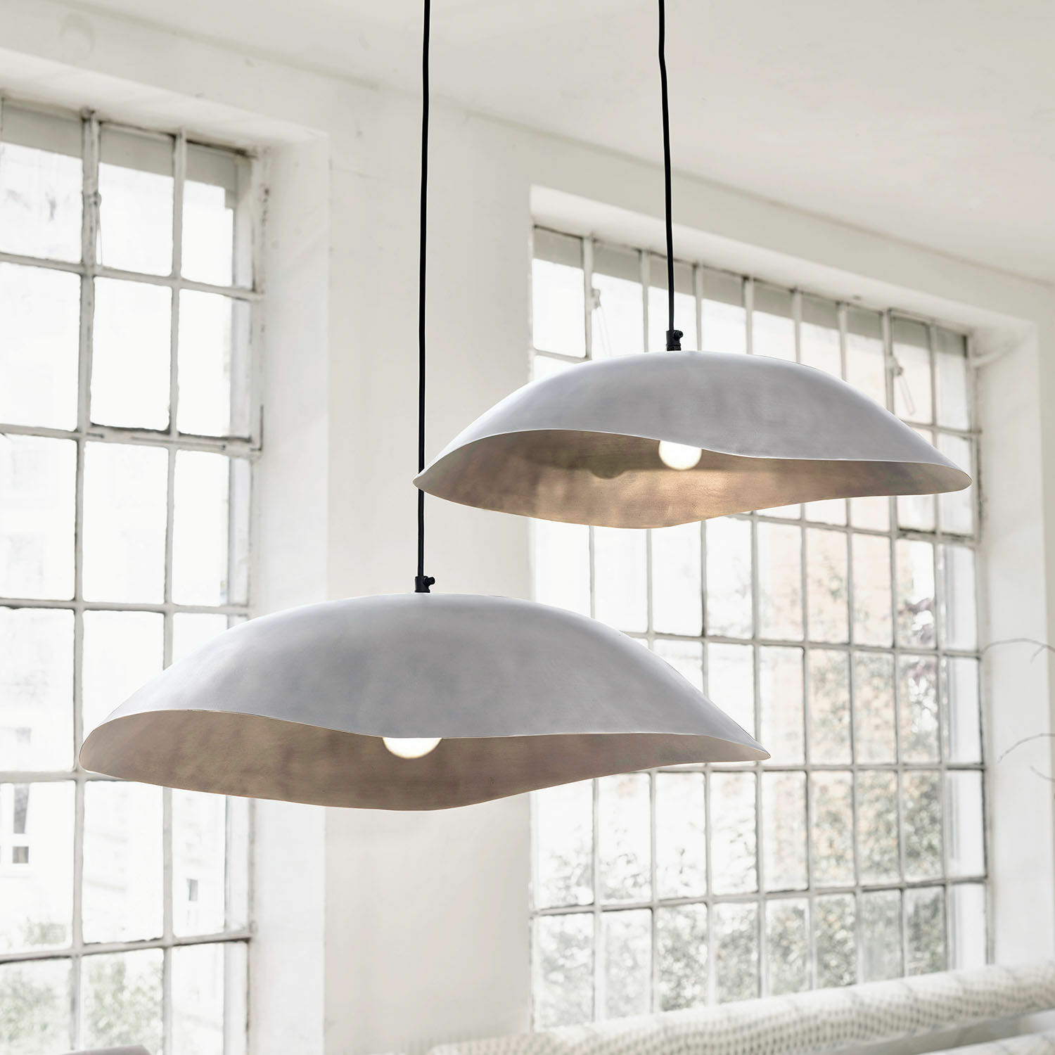 Hängelampe 2er Set Gariés Moderne hängende Lampen aus silberfarbenem Metall, ideal für ein minimalistisches Interieur