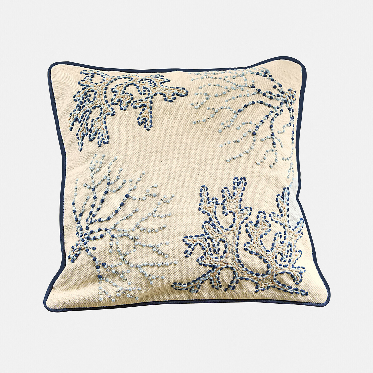 Kissenhülle Whitmere Beige Baumwollkissen mit blauer Korallen-Stickerei, dekoratives Wohnaccessoire maritim