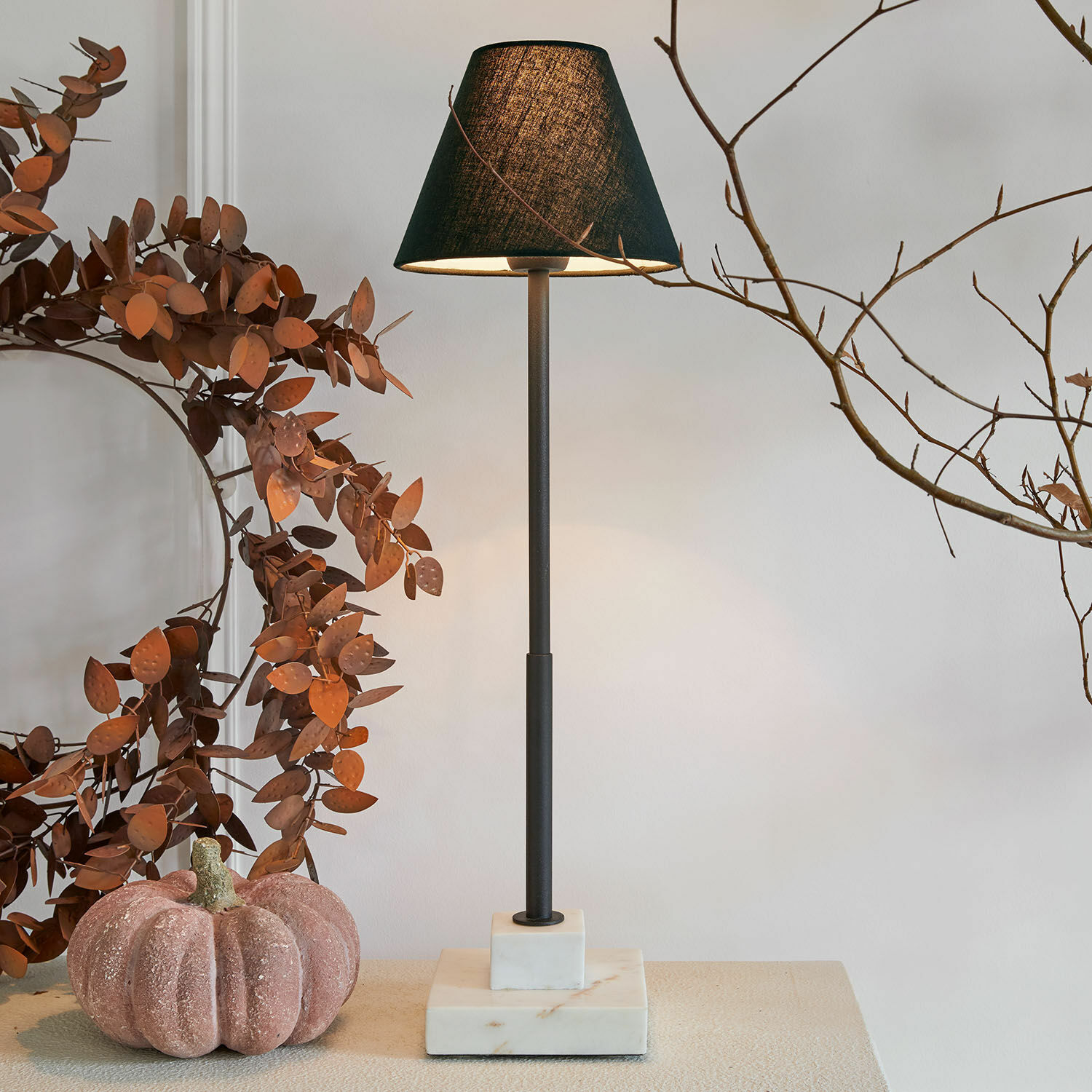 Tischlampe Orvienne Tischlampe mit schwarzem Lampenschirm und Marmorfuß, modernes Design für Wohnzimmer