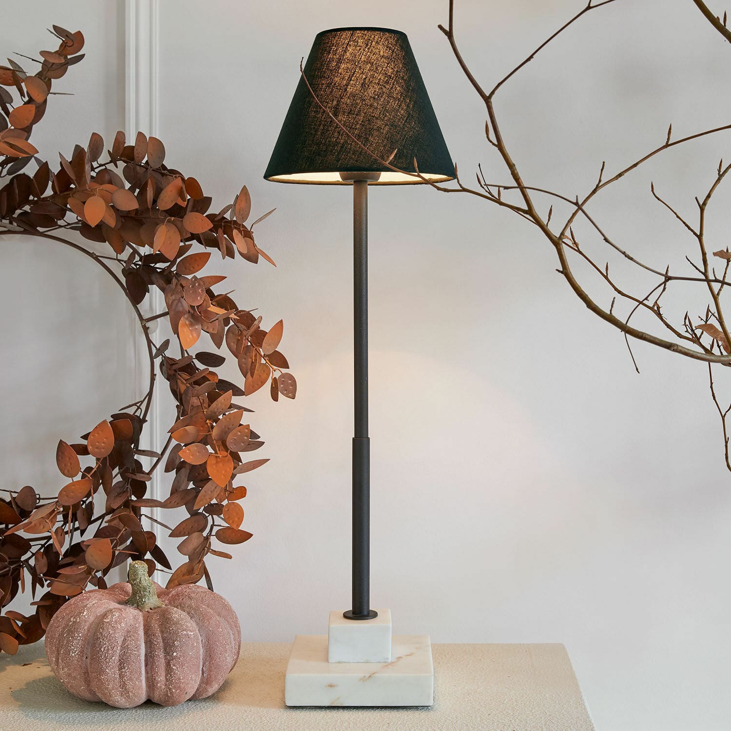 Tischlampe Orvienne Tischlampe mit schwarzem Lampenschirm und Marmorfuß, modernes Design für Wohnzimmer