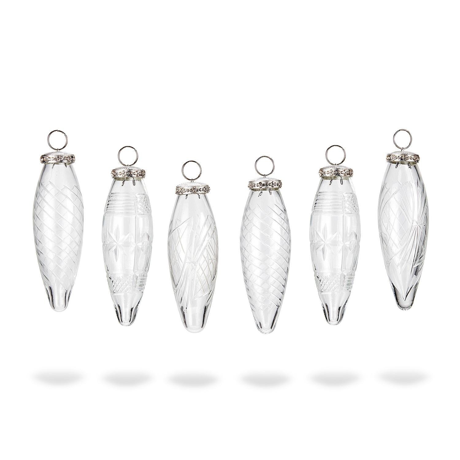 Weihnachtsschmuck 6er Set Loulay Sechsteiliges Set transparenter Glas-Weihnachtsanhänger mit Metallringen und graviertem Muster