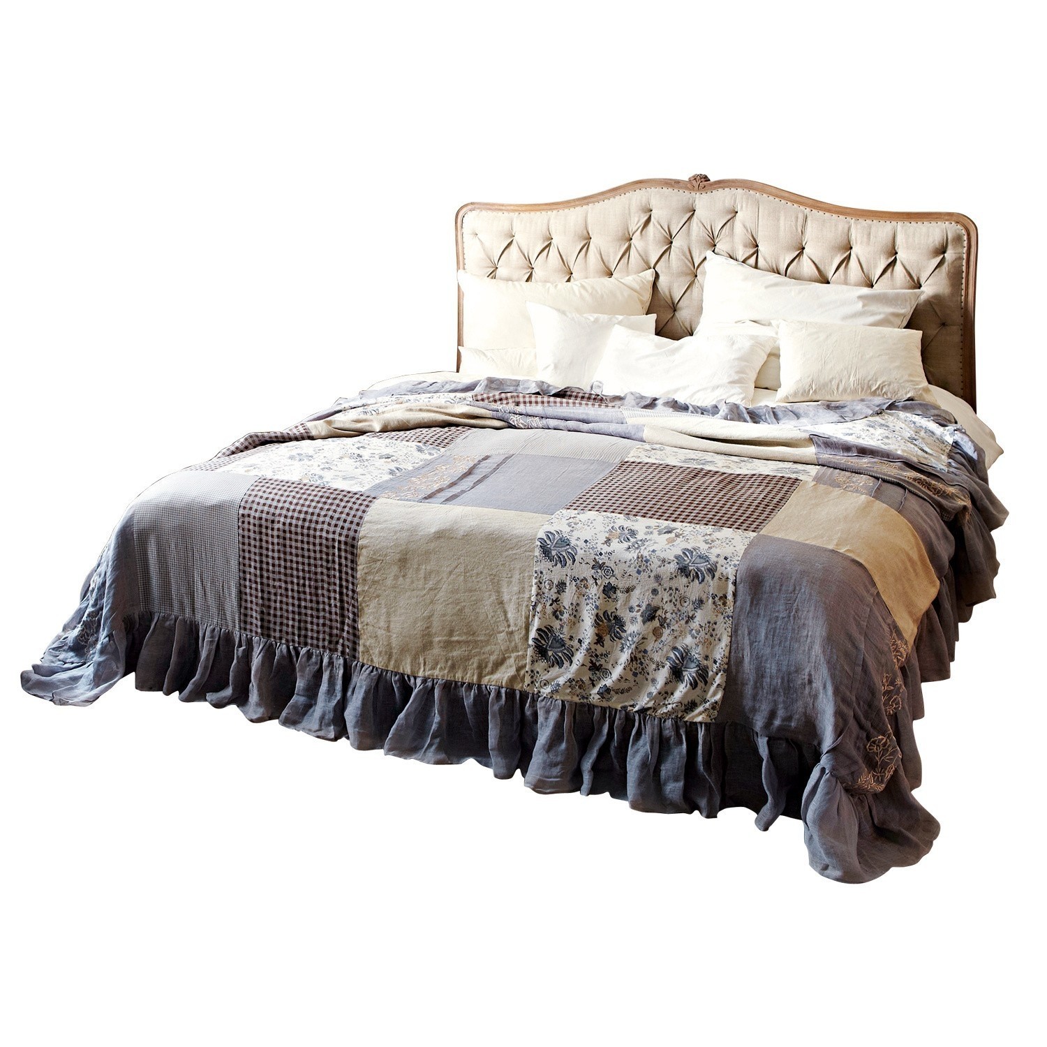 Bett Declaire Bett mit beigem, gepolstertem Kopfteil und Patchwork-Bettdecke in Grau- und Beigetönen