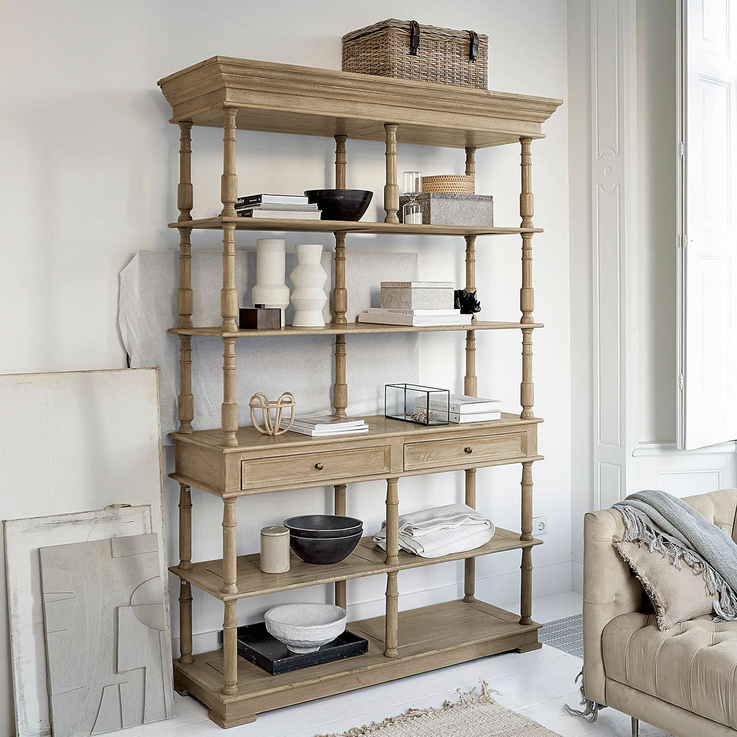 Regal Laneuvelle Holzregal in Naturfarbe mit Regalböden und Schubladen, skandinavischer Wohnzimmerschrank