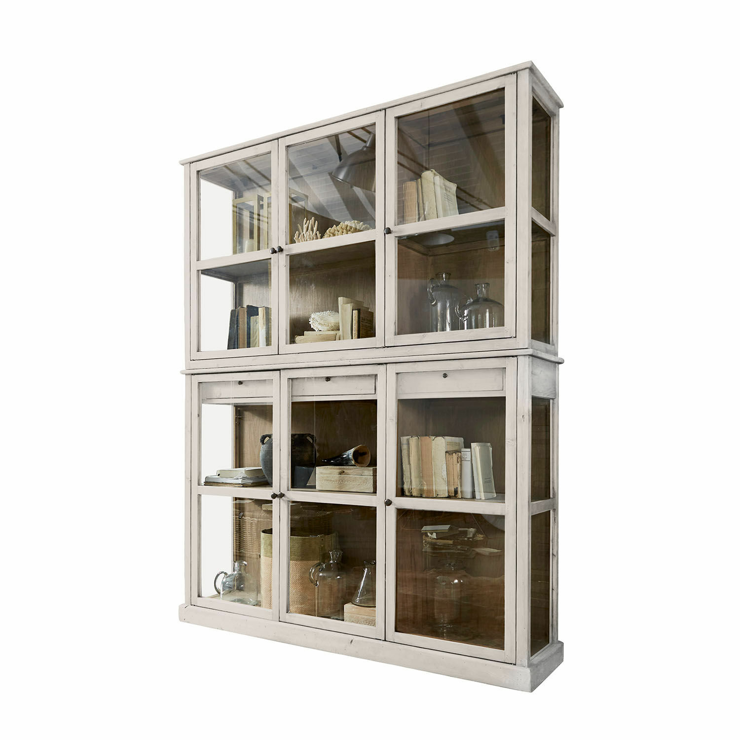antikweiß Antikweißer Holzschrank Blaise mit Glastüren und Regalen für Bücher und Dekorationen