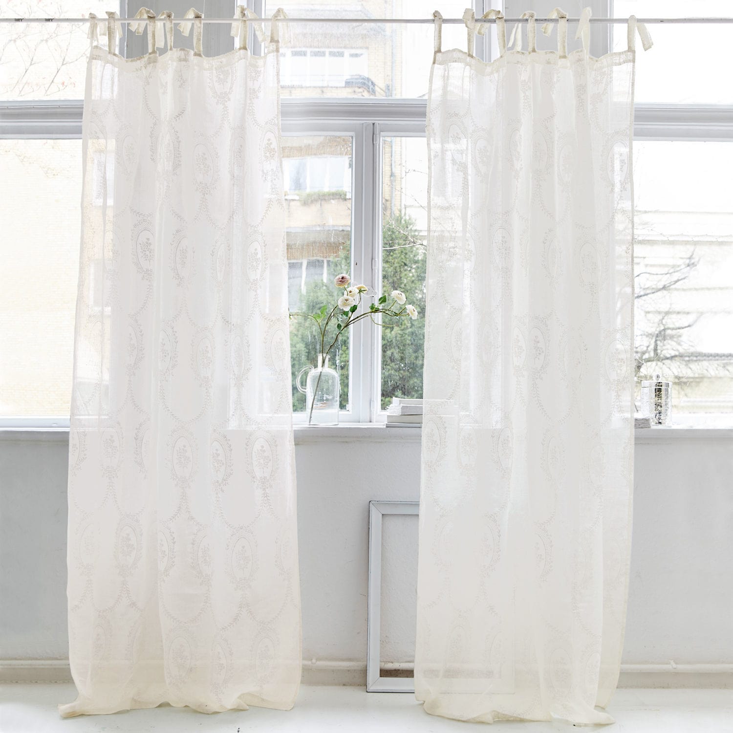 Gardine Loix Transparente weiße Vorhänge mit feinem Muster, leichte Stoffe zur Fensterdekoration