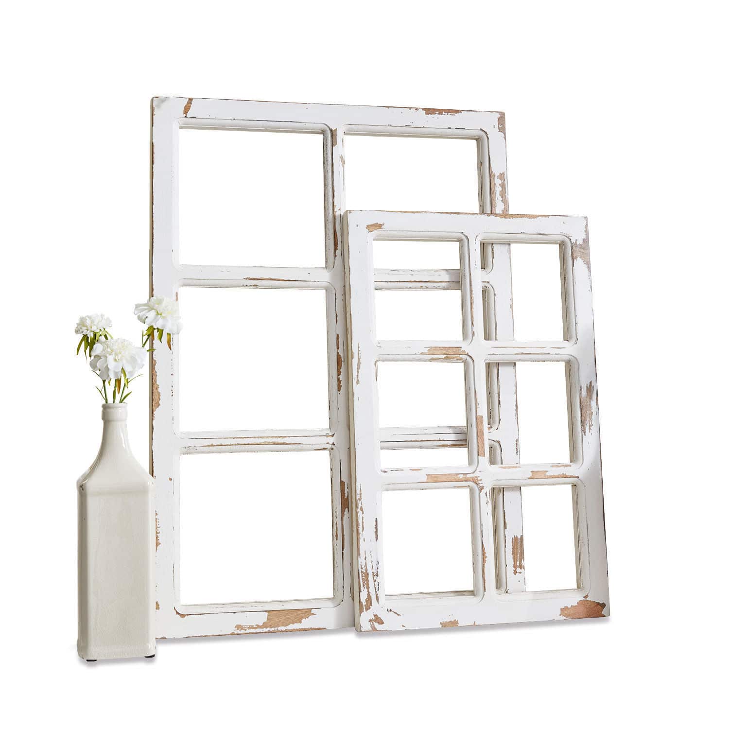 Deko-Fenster 2er Set Mael Coluim Weiße, antik wirkende Holzfensterrahmen mit abblätternder Farbe und Vase mit weißen Blumen als Dekoration