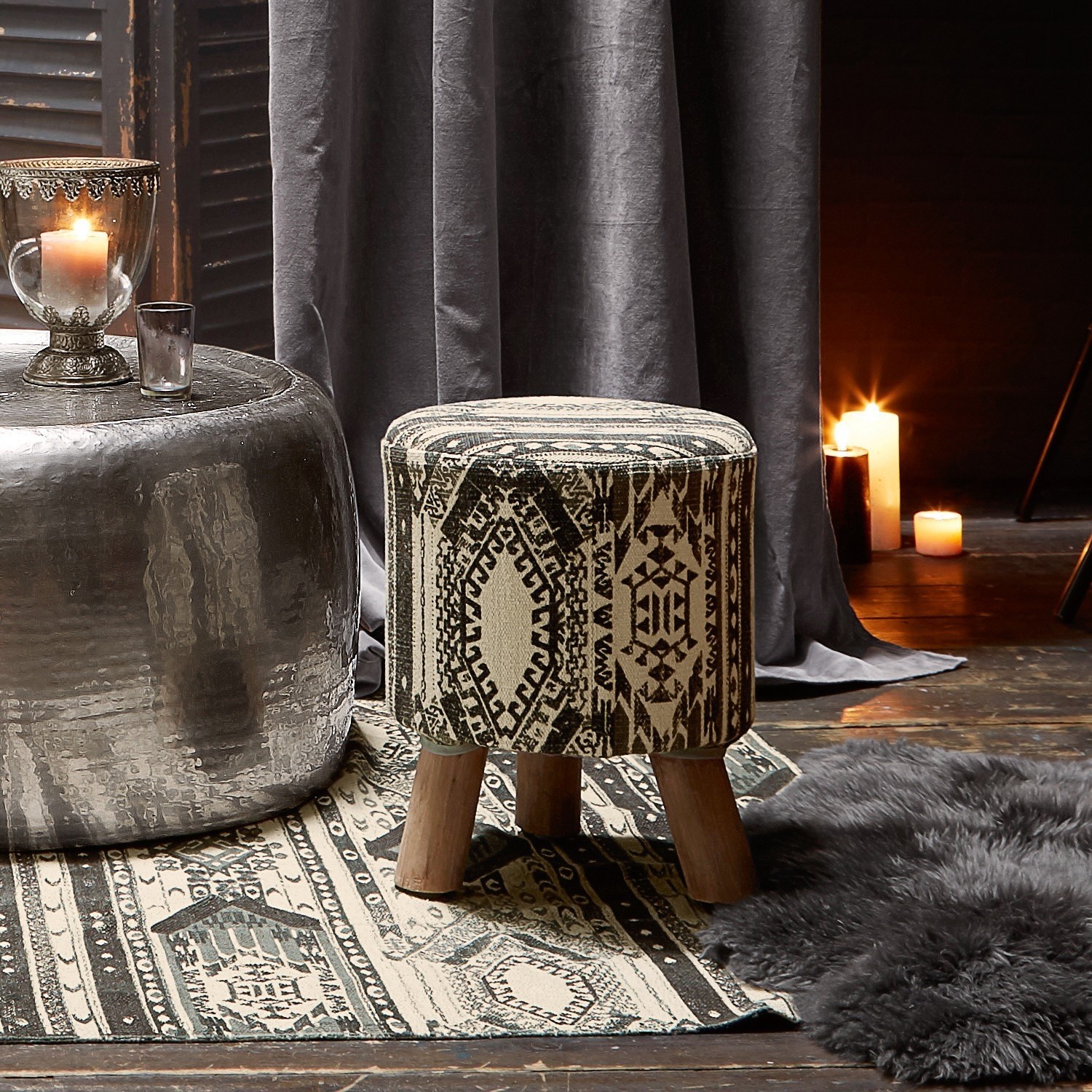 Hocker Surray