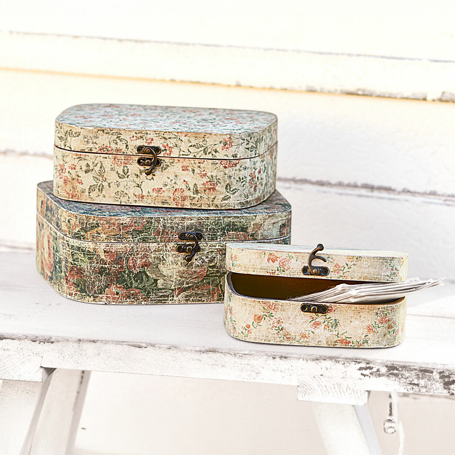 Box 3er Set Emmylou Set aus drei dekorativen Boxen mit Metallverschlüssen und floralem Vintage-Muster