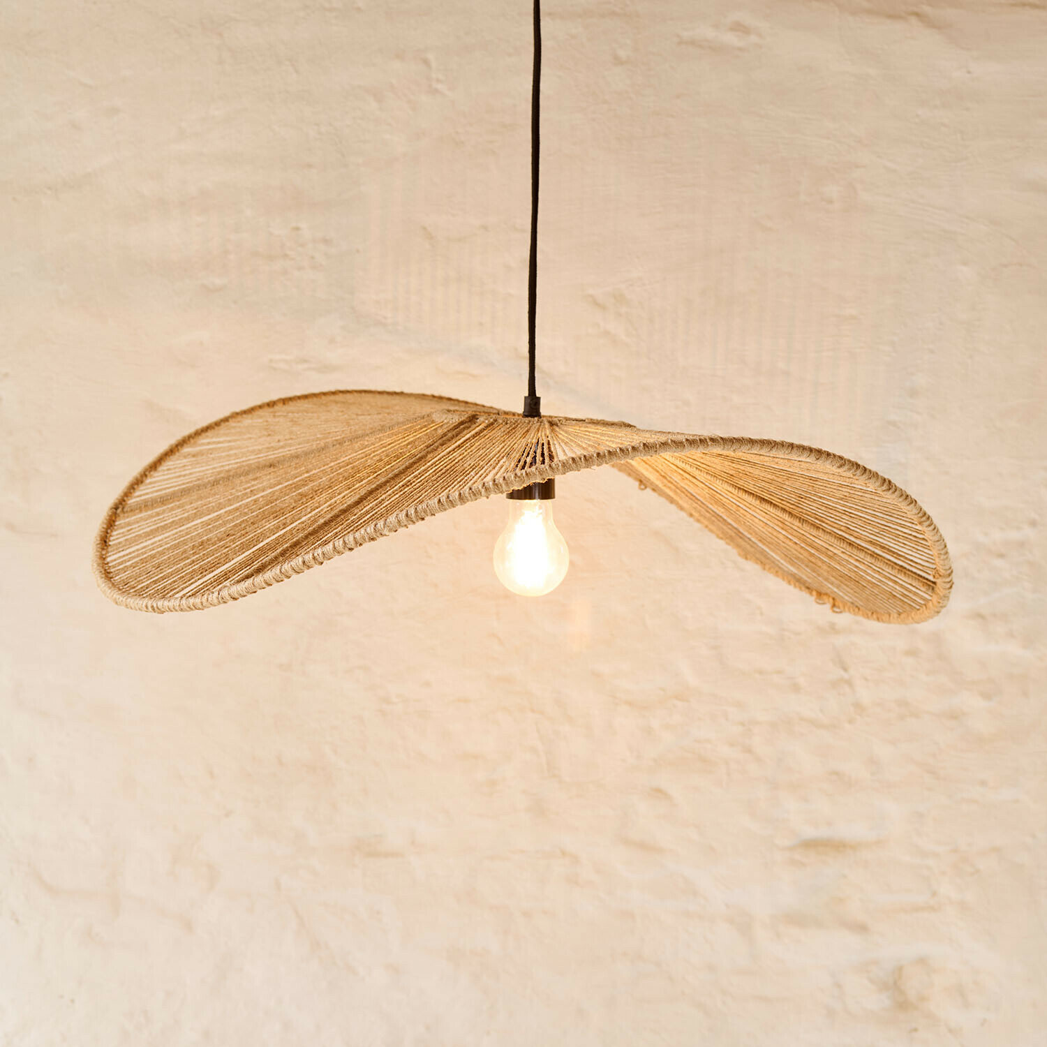 Hängelampe Casamira Hängelampe aus natürlichem beigefarbenem Seil mit sichtbarer Glühbirne, modernes Wohnraumlicht