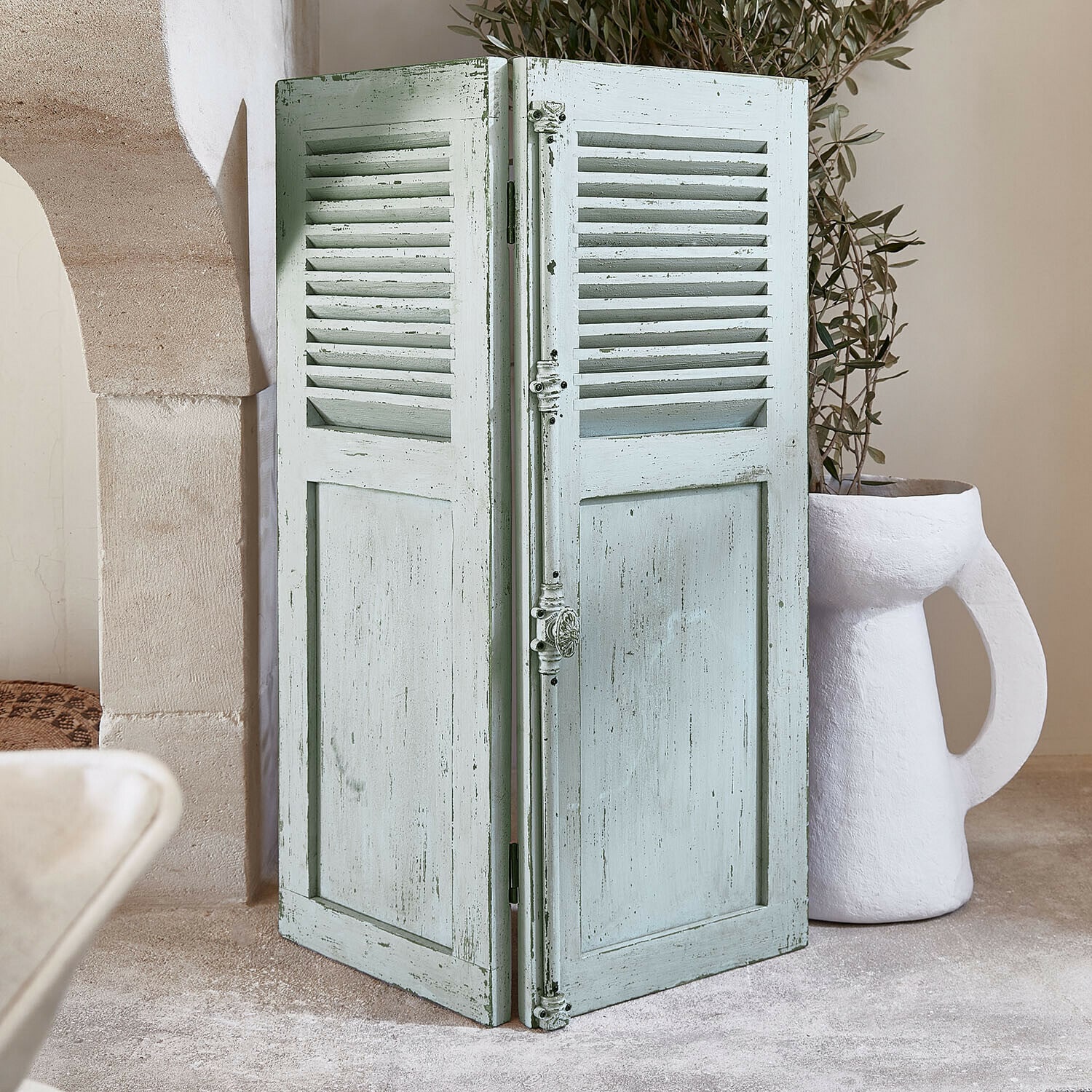 Deko-Paneel Rønska Zweiflügeliger Vintage-Holzparavent in hellem Grün als dekoratives Wohnaccessoire