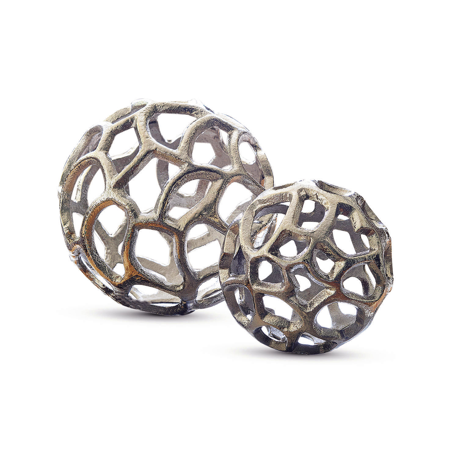 Deko-Objekt 2er Set Venay Dekorative Metallkugeln in alt-silberner Farbe mit offenem Design für Wohn- und Gartenbereich