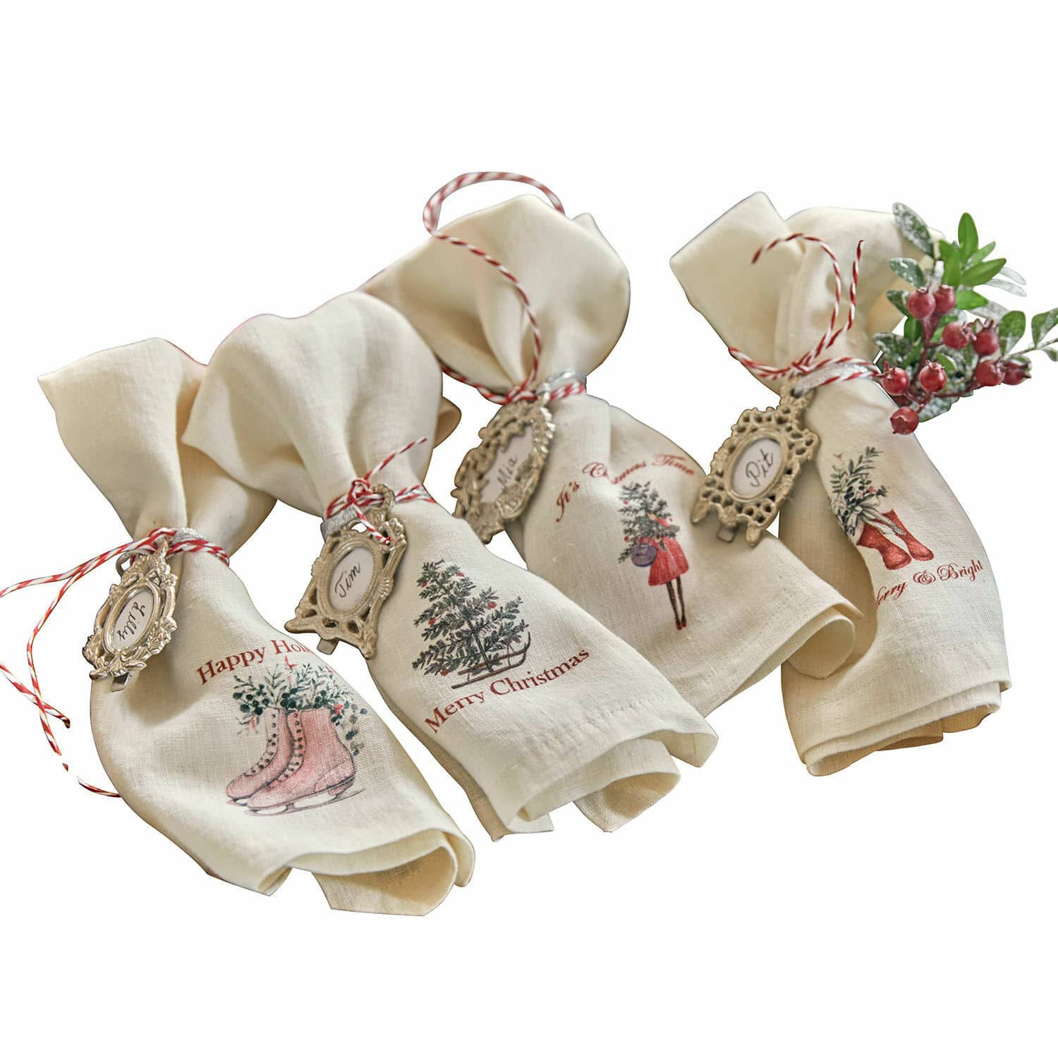 Set aus Leinen-Weihnachtsservietten mit Druck und dekorativen Anhängern, festliche Tischdeko