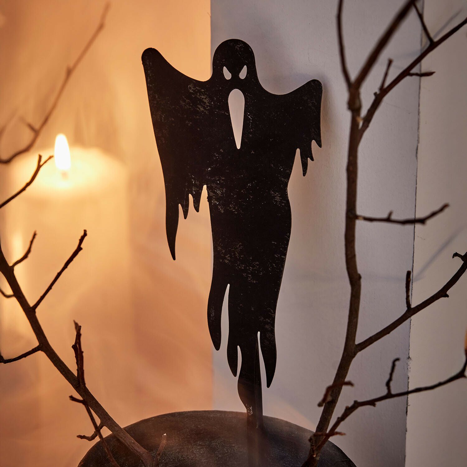 Deko-Stab Dorellia Schwarze Metall-Dekoration in Geisterform für Halloween, Deko für Haus und Garten