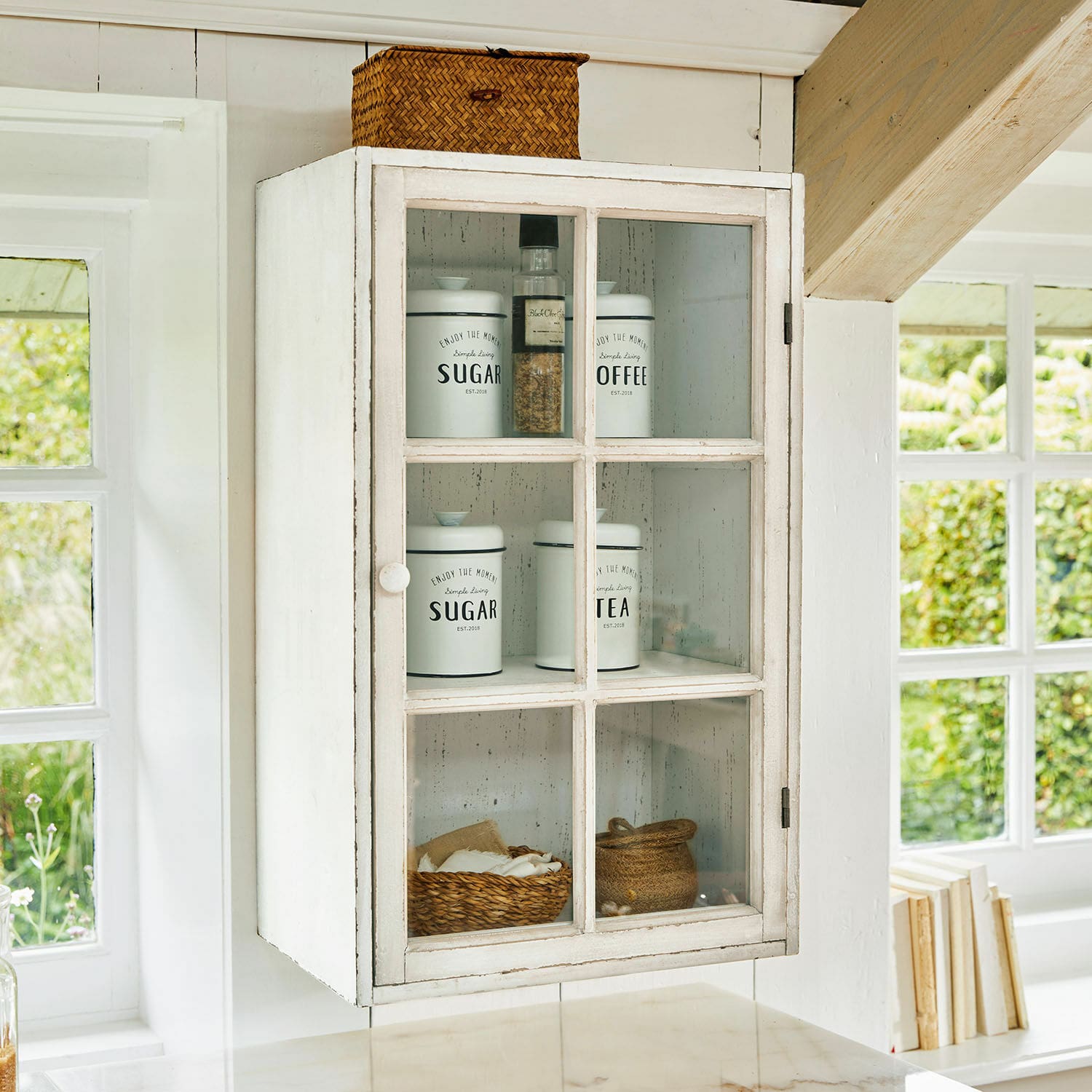 Hängeschrank 2er Set Piavo Weiße hängende Holzvitrine mit Glastür und Behältern für Zucker, Kaffee und Tee
