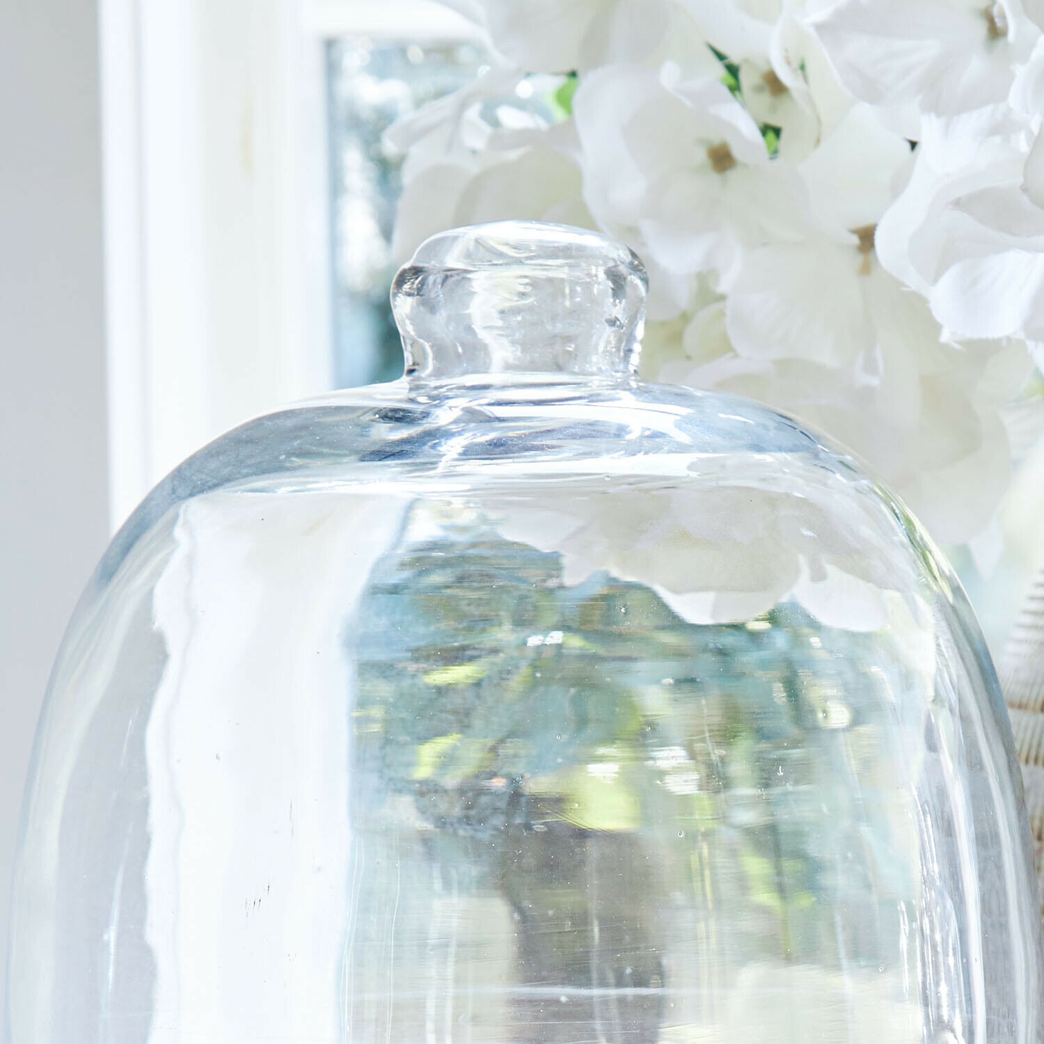 Glasglocke mit Platte Chardonne