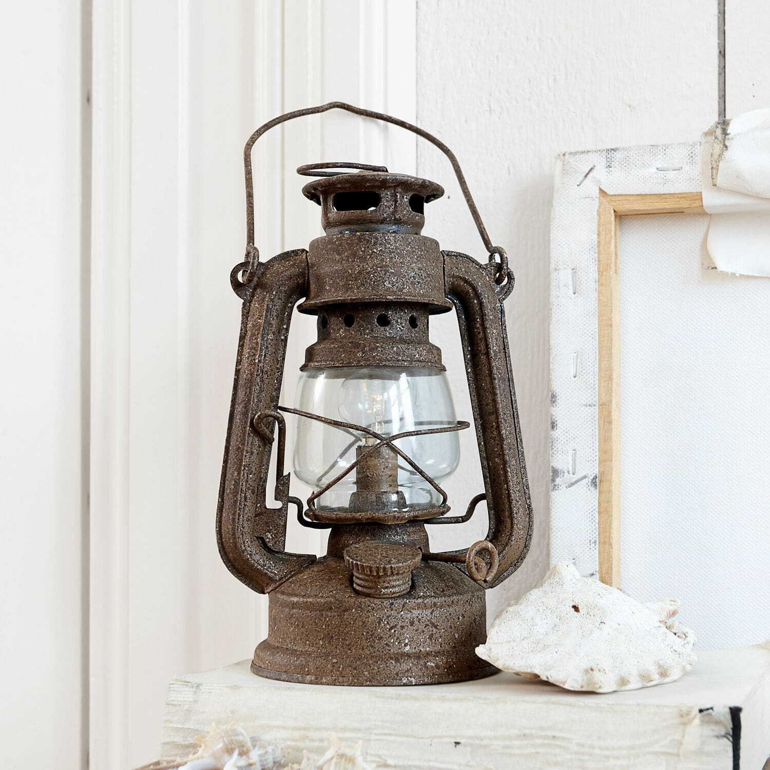 LED-Laterne Oxcroft Rustikale braune Metall-Öllampe als Vintage-Dekoration für Innenräume