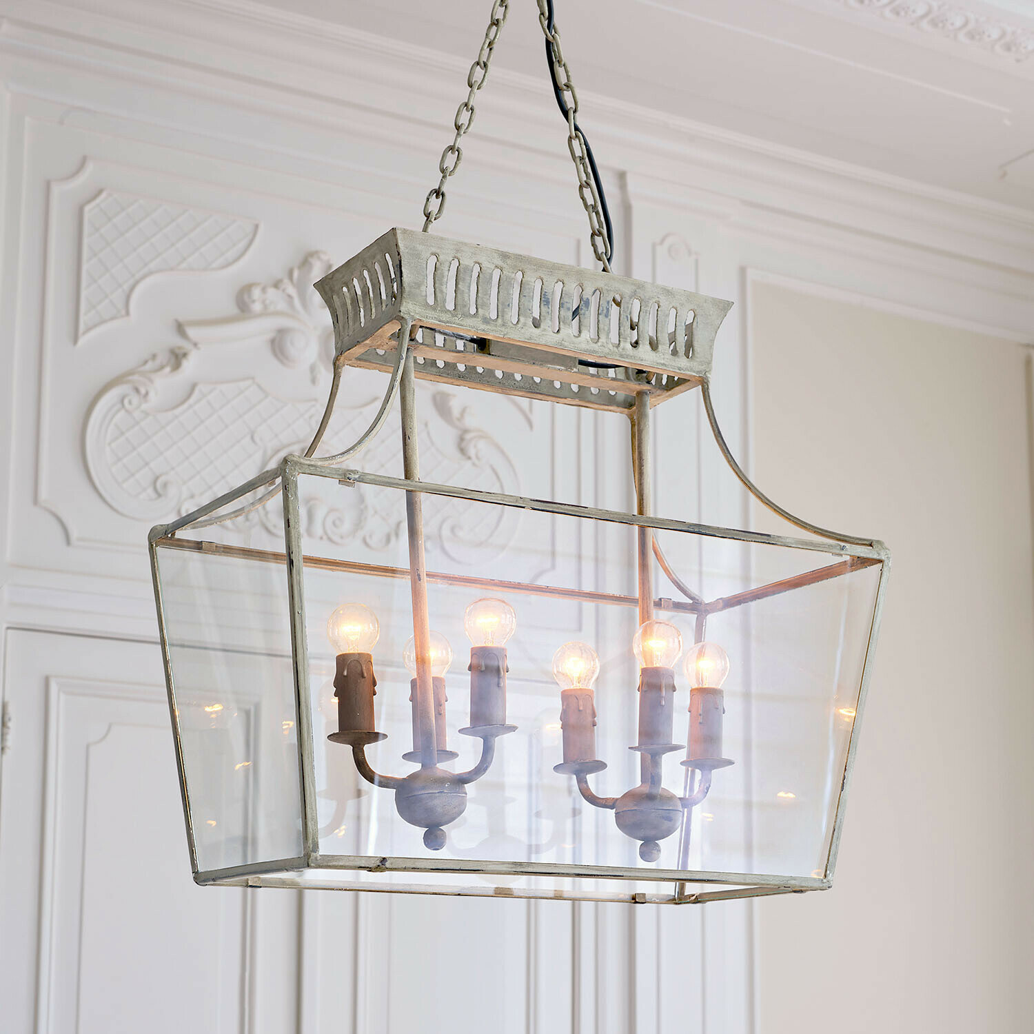 Hängelampe Sillas Hängelampe aus Metall und Glas im Vintage-Stil mit sechs Glühbirnen, dekorative Deckenleuchte