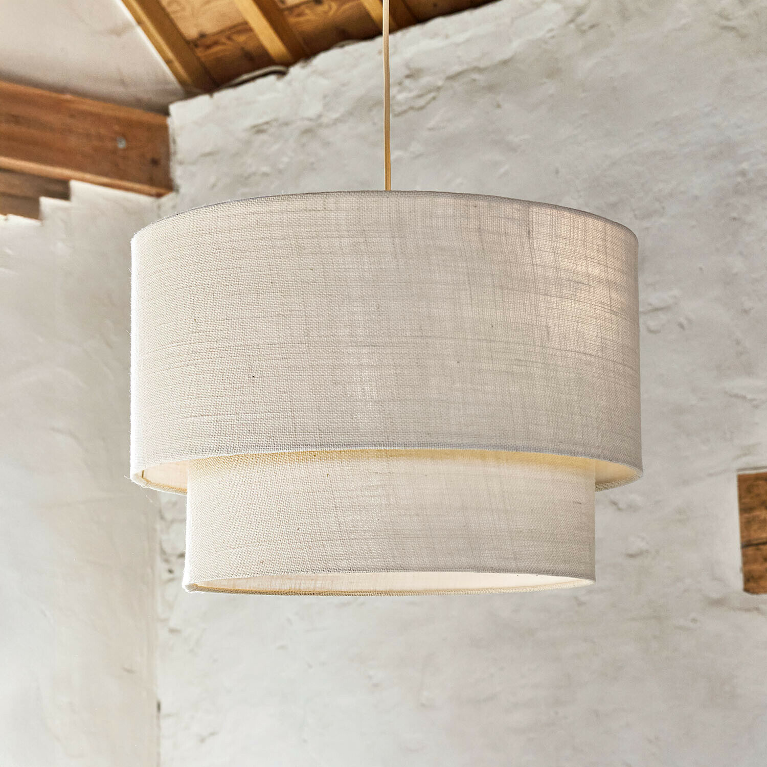 Hängelampe mit hellem Leinen-Doppelschirm, modernes Wohnraumlicht in neutralen Farben