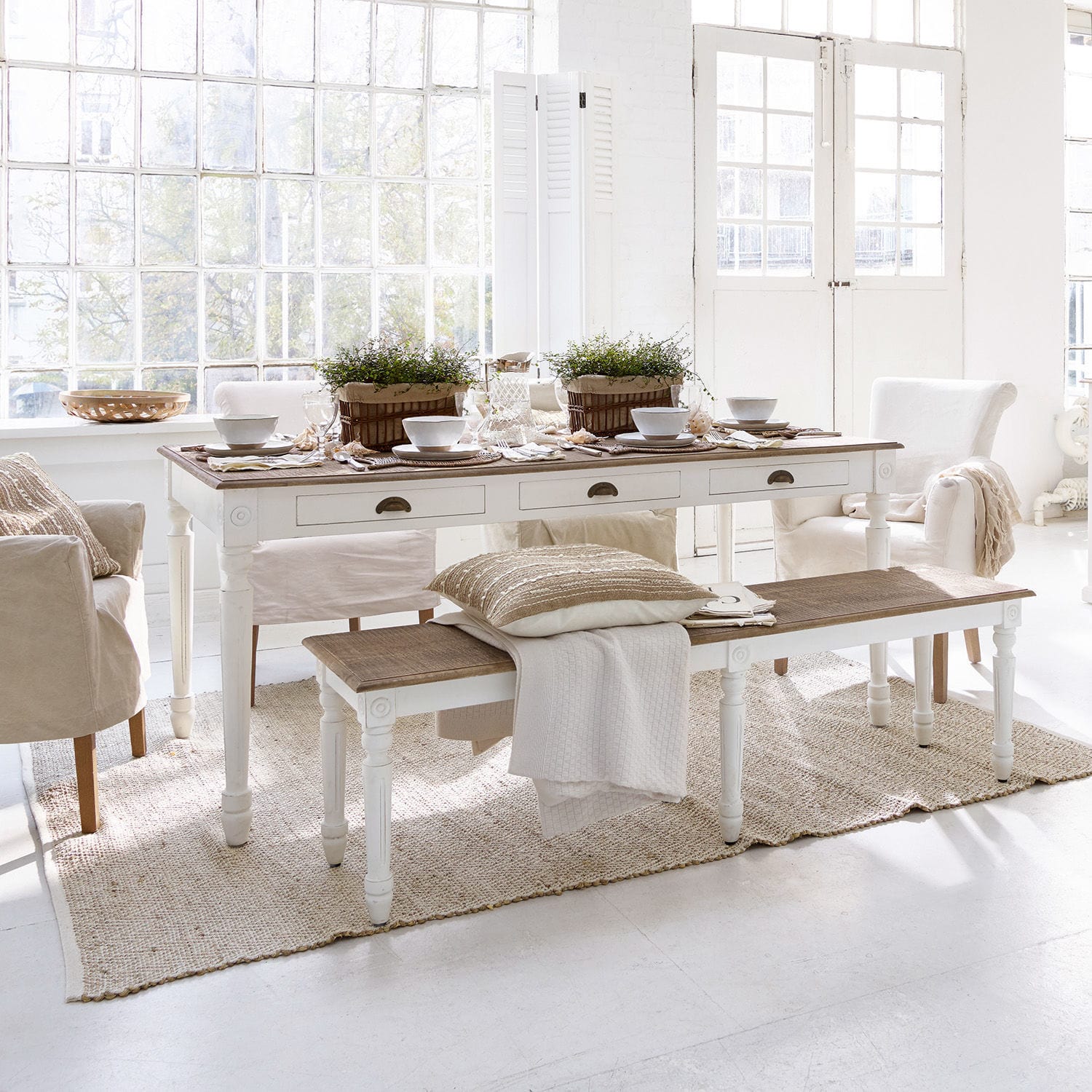 Esstisch im Landhausstil » exklusiv und langlebig