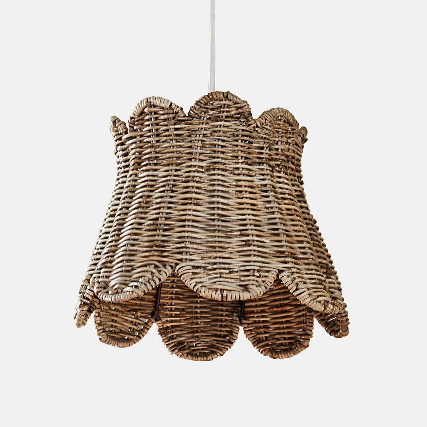 Lampenschirm Chantivelle Hängelampe aus geflochtenem Rattan in natürlichem Braun, dekorativer Lampenschirm für Innenräume