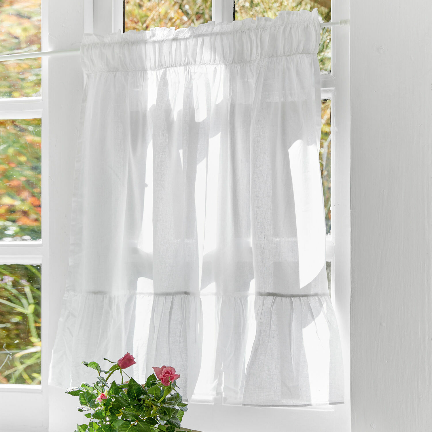 Scheibengardine Tomé Weiße Leinen-Gardine mit Rüsche, zarte Fensterdekoration für helle Räume