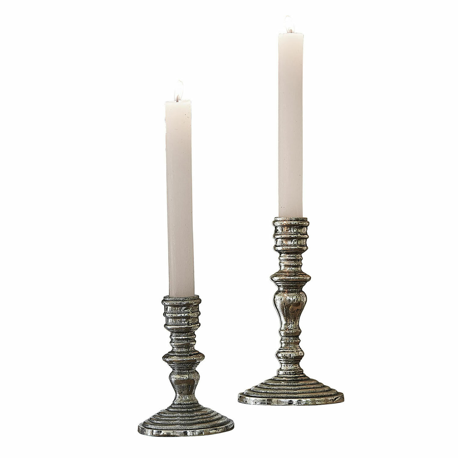 Kerzenständer 2er Set Plenivo Paar vintage Metall-Kerzenhalter mit weißen Kerzen für stilvolle Wohnraumdekoration
