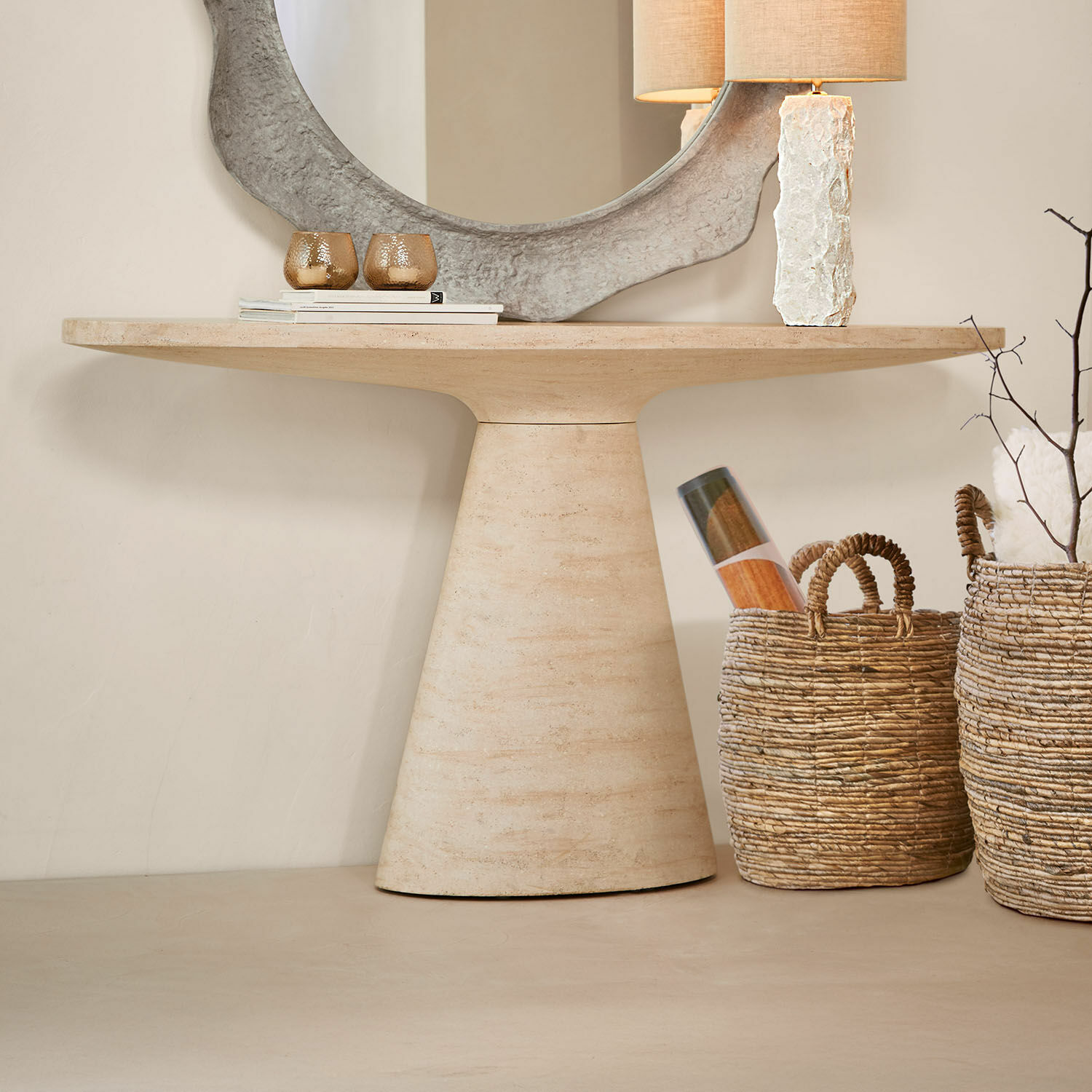 Konsole Castelano Konsole aus beigem Stein mit konischem Fuß, modernes Design für Wohnzimmer