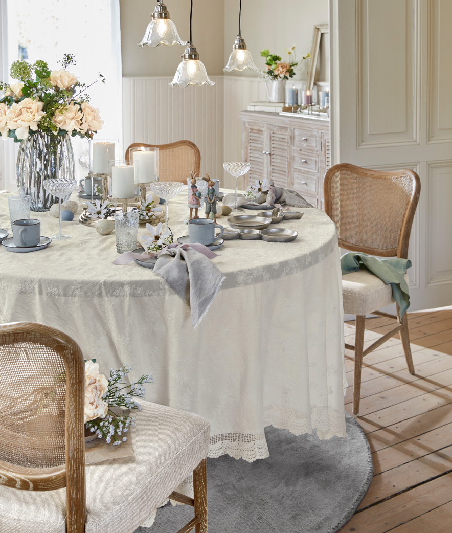 Zarte Ostertafel