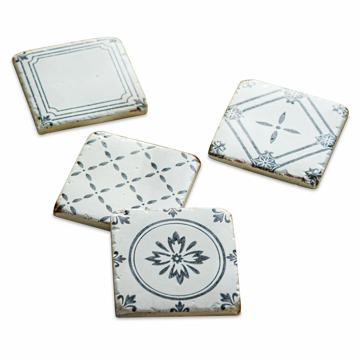 Untersetzer 4er Set Emma Weiße Keramikuntersetzer mit schwarzen Blumen- und Geometriemustern, dekorative Wohnaccessoires