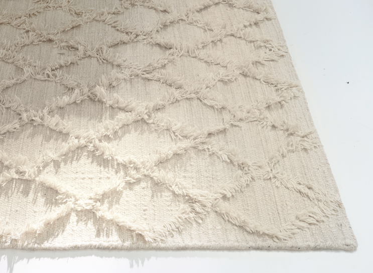 Beiger Teppich mit weichem Rautenmuster und Fransen, Boho-Stil Wohnaccessoire