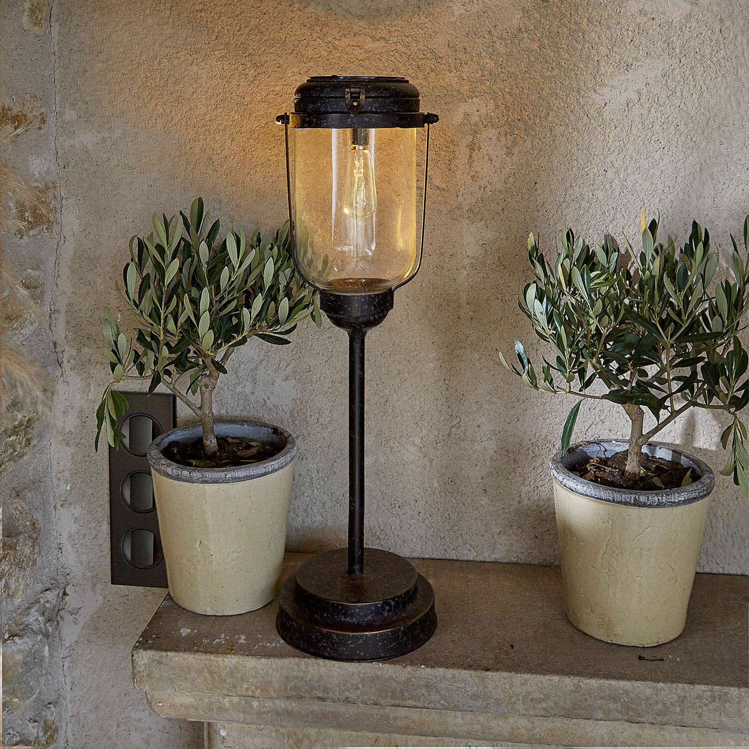 LOBERON Anniviers Solar-Wandlaterne – Antik-grau, Metall, Mit Gitter Und Transparentem Glas